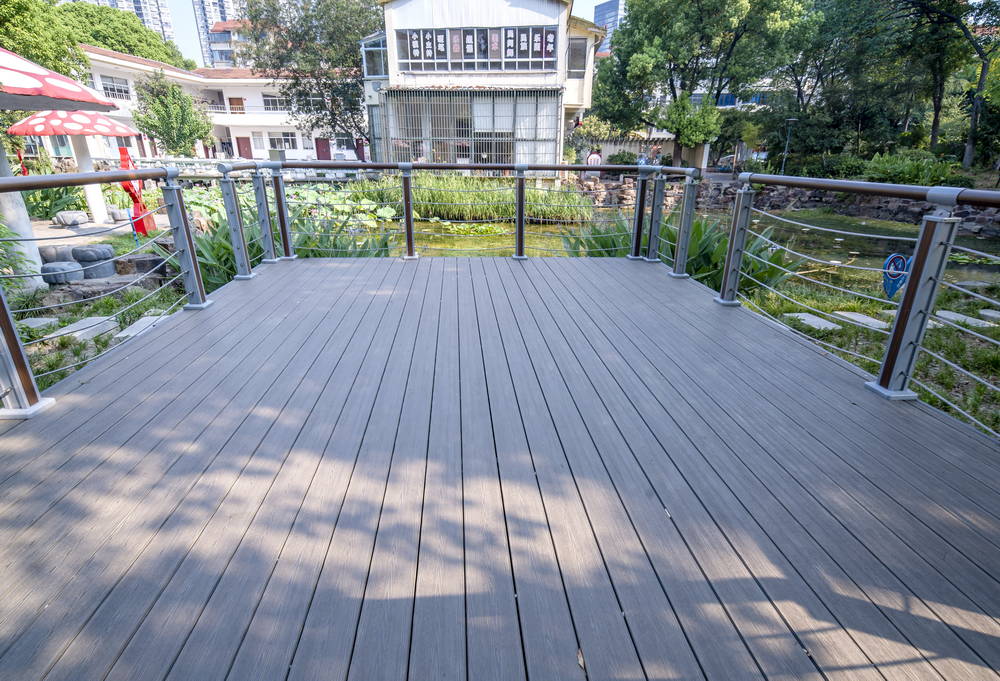 沁园小区亲水平台